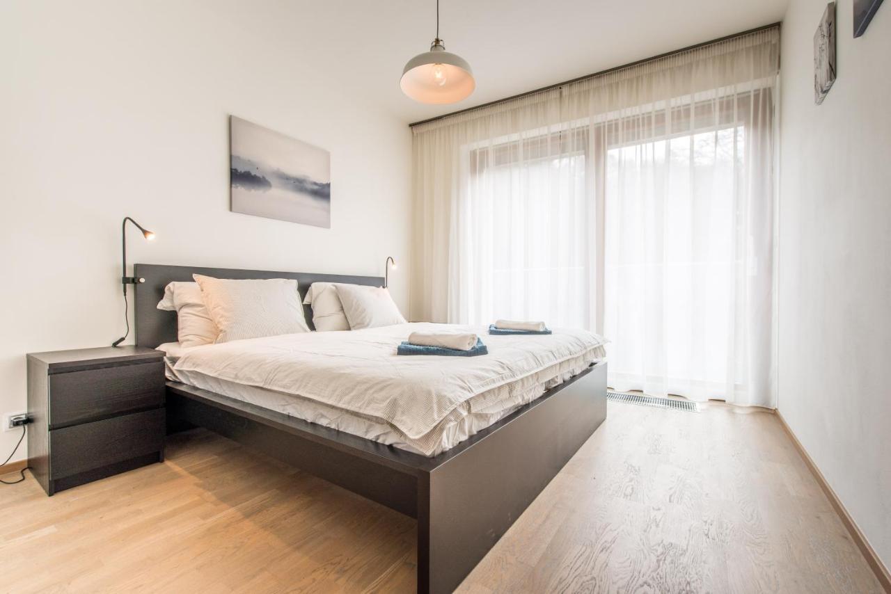 Mozart Central Apartments With Garage ปราก ภายนอก รูปภาพ