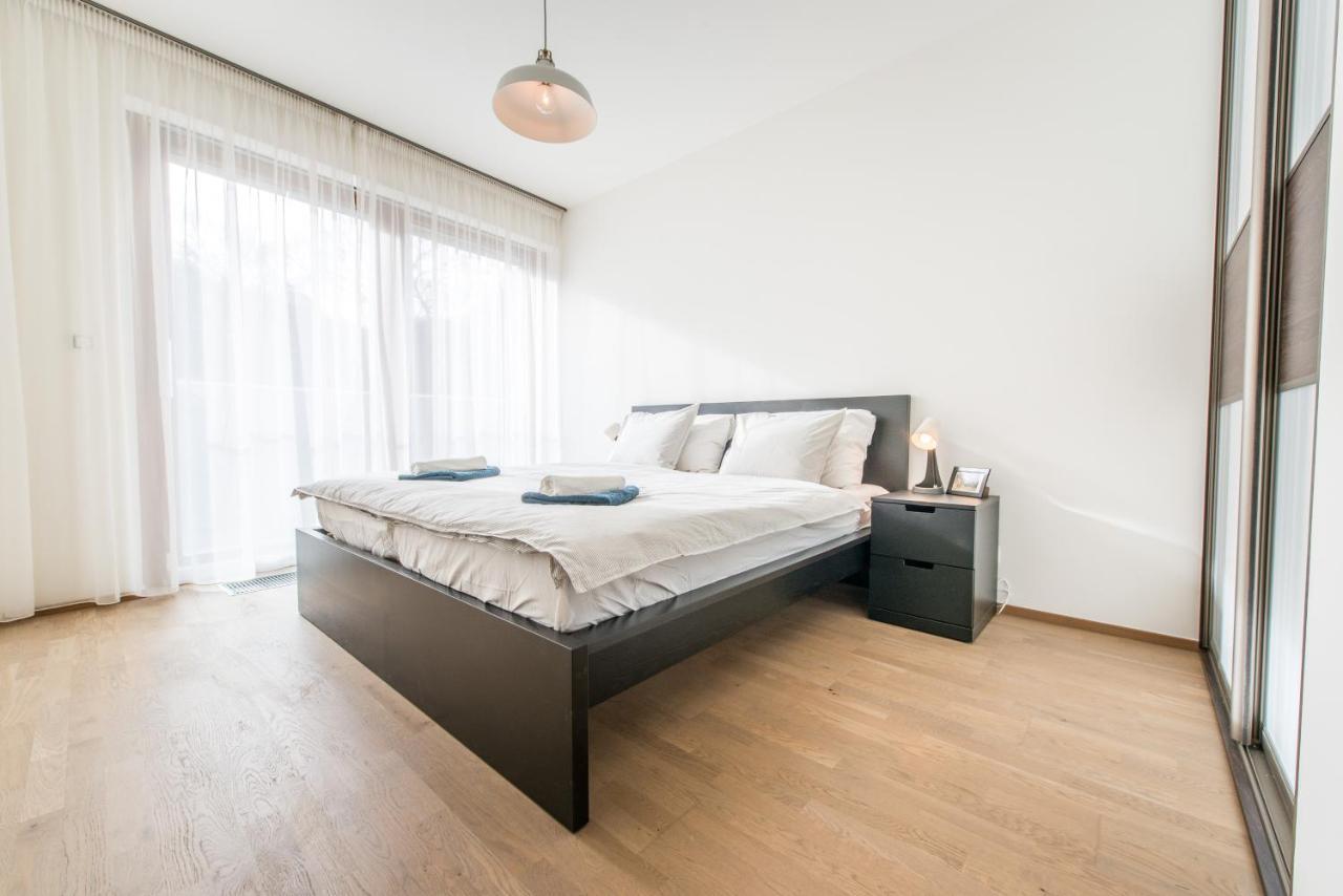 Mozart Central Apartments With Garage ปราก ภายนอก รูปภาพ