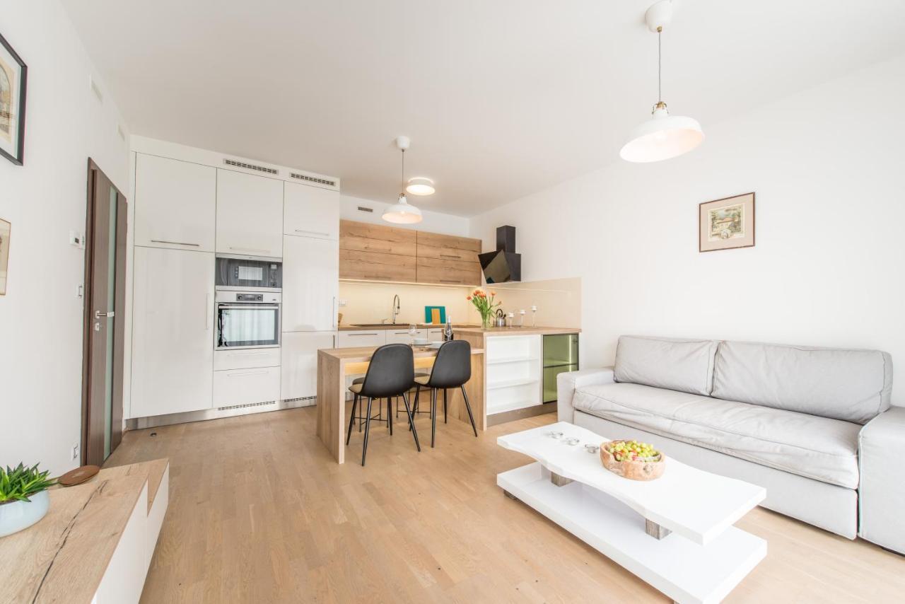 Mozart Central Apartments With Garage ปราก ภายนอก รูปภาพ