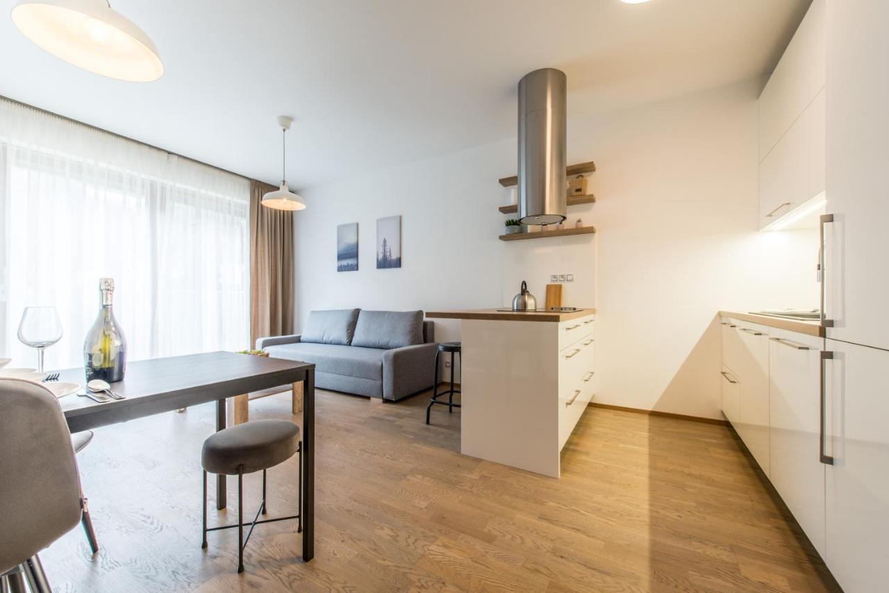 Mozart Central Apartments With Garage ปราก ภายนอก รูปภาพ