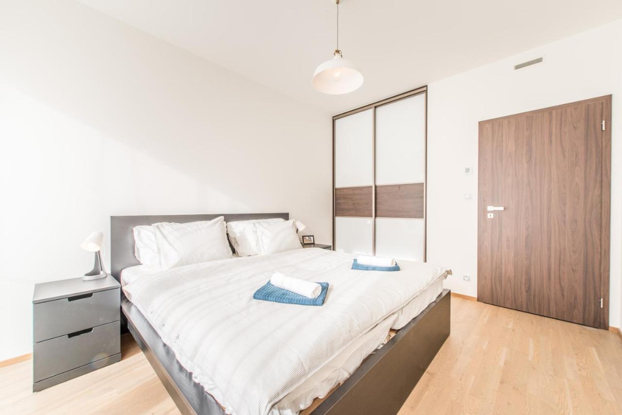 Mozart Central Apartments With Garage ปราก ภายนอก รูปภาพ